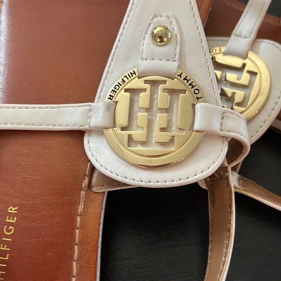 Tommy Hilfiger white and gold sandals - Picture 2 of 4